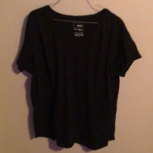 XL black v-neck